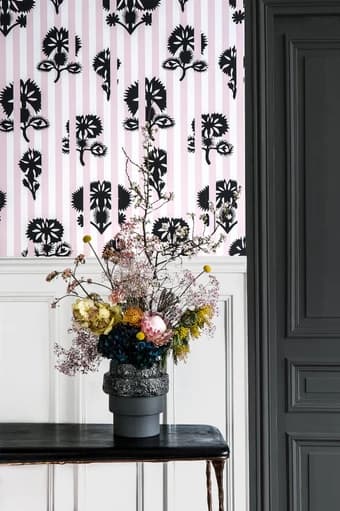 Hide And Seek Rose Wallpaper - 113477_ROOMSET_02.jpg