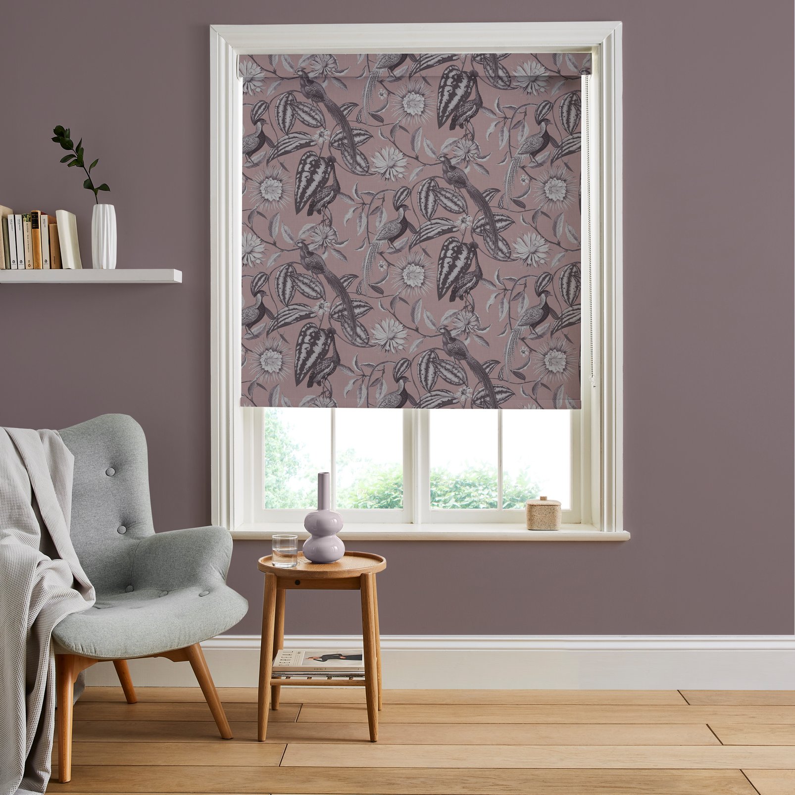 Amherst's Garden Mulberry Roller Blind - 120913rol_ROOMSET_01.jpg
