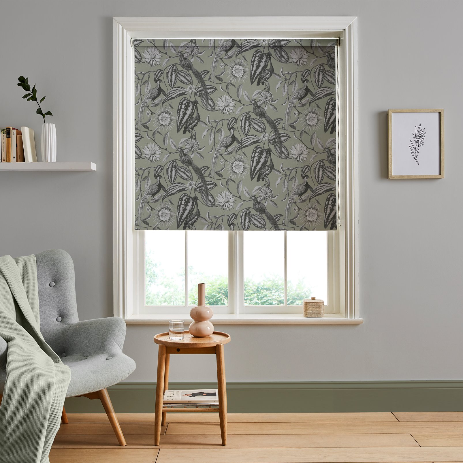 Amherst's Garden Sage Roller Blind - 120850rol_ROOMSET_02.jpg