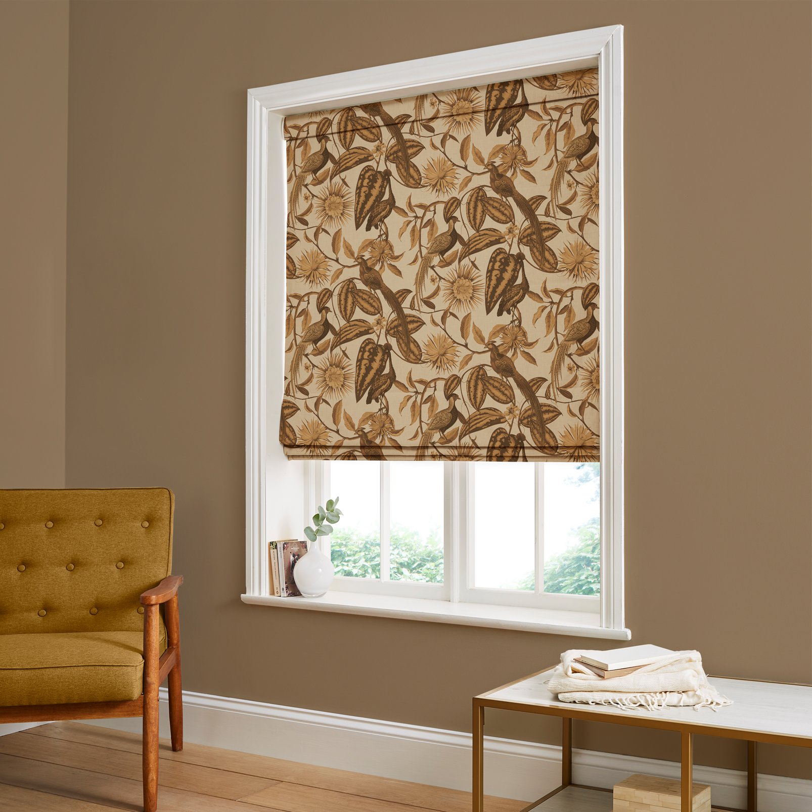 Amherst's Garden Gold Roman Blind - 120761rom_ROOMSET_01.jpg