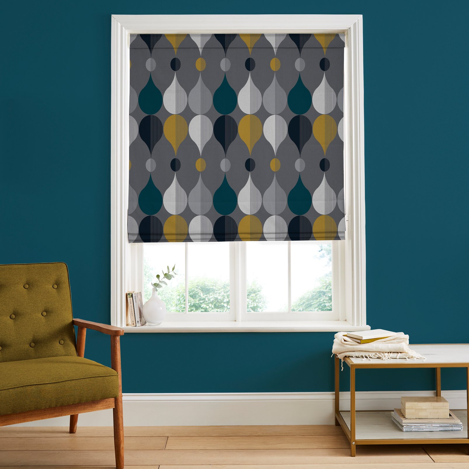 Coronation Craze Slate Roman Blind - 121230rom_ROOMSET_01.jpg