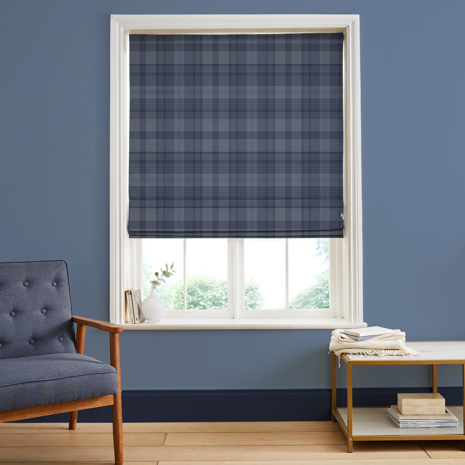 Heritage Plaid Blue Roman Blind - 121237rom_ROOMSET_01.jpg
