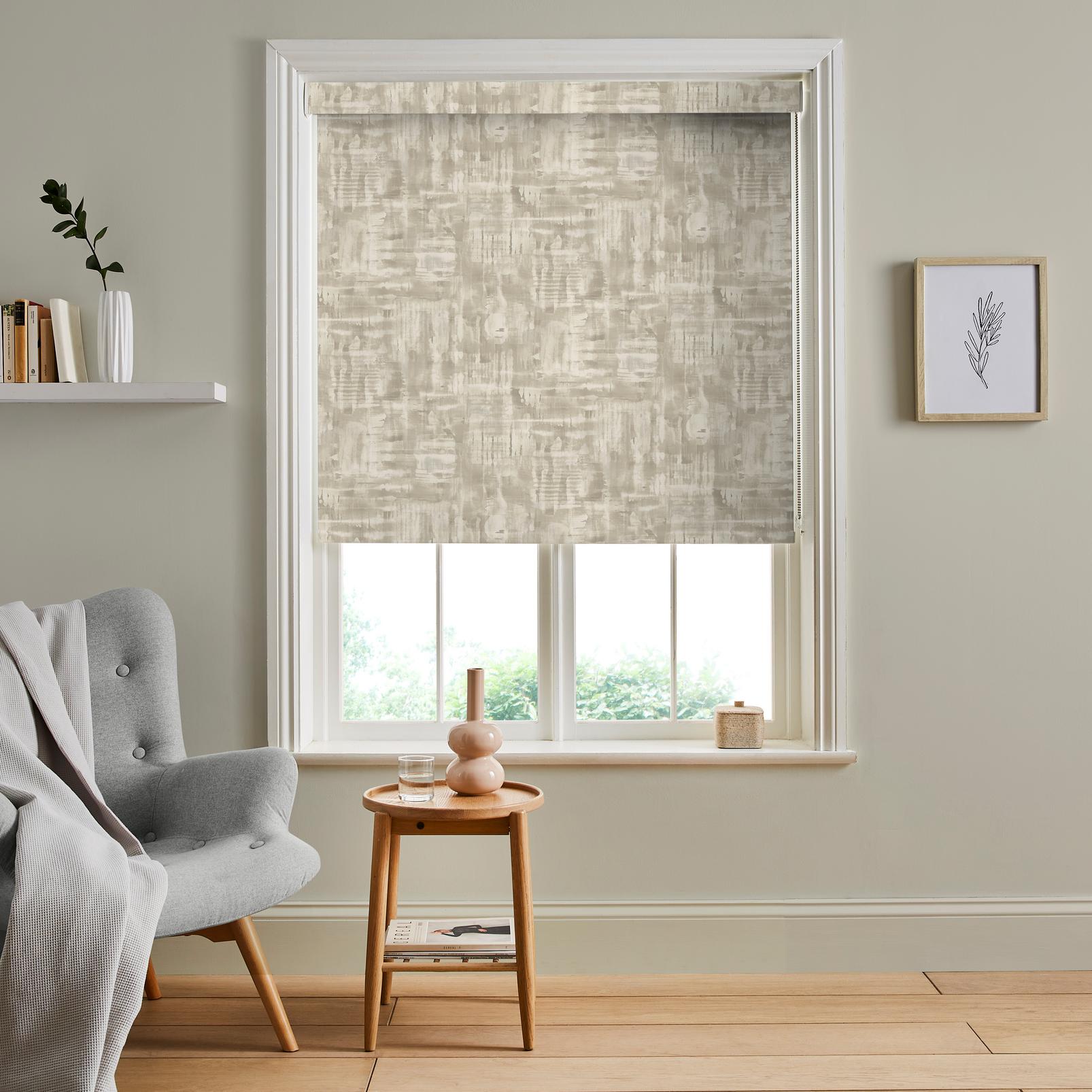 Reecho Neutral Roller Blind - 122538rol_ROOMSET_01.jpg