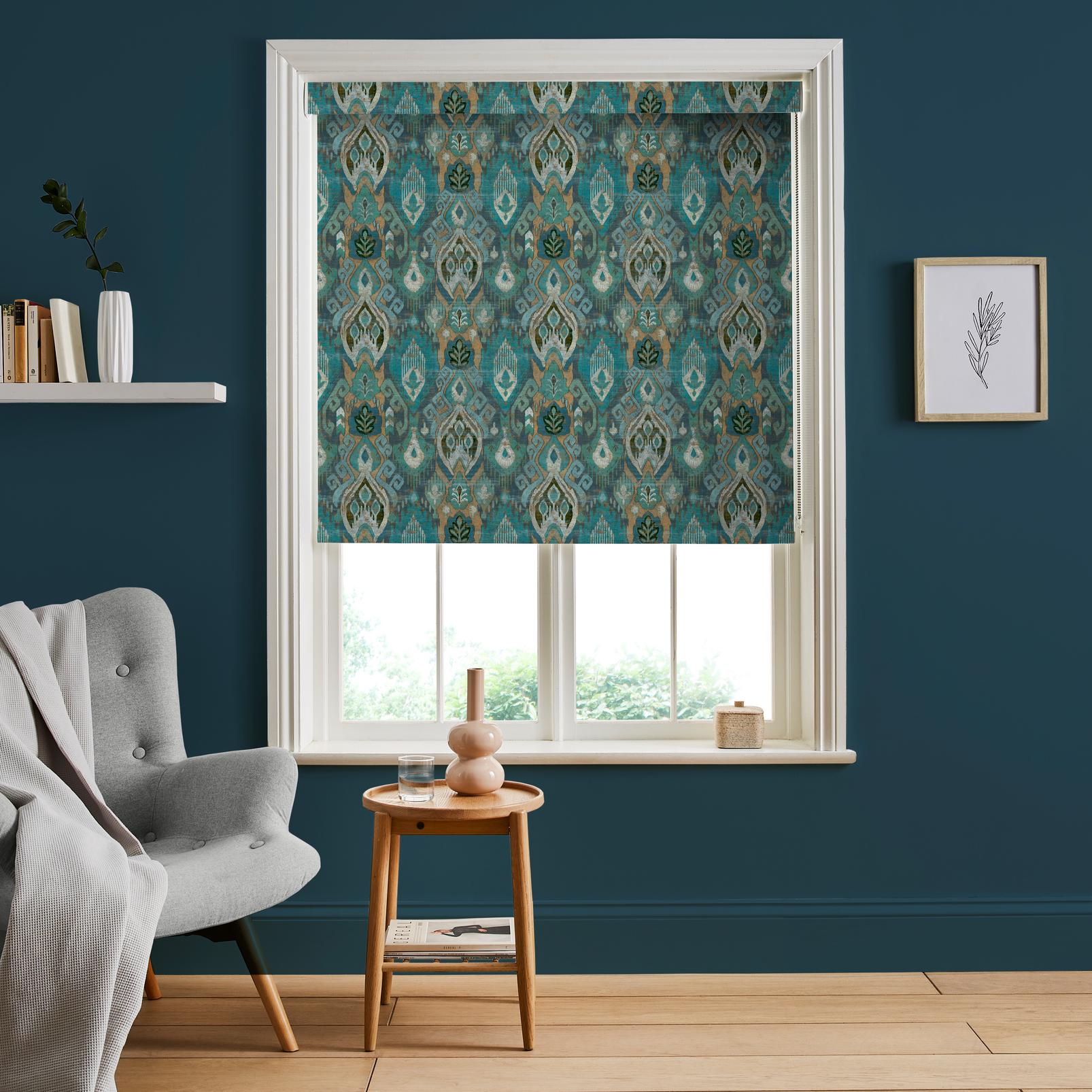 Daraee Tapestry Midnight Roller Blind. - 122589rol_ROOMSET_01.jpg