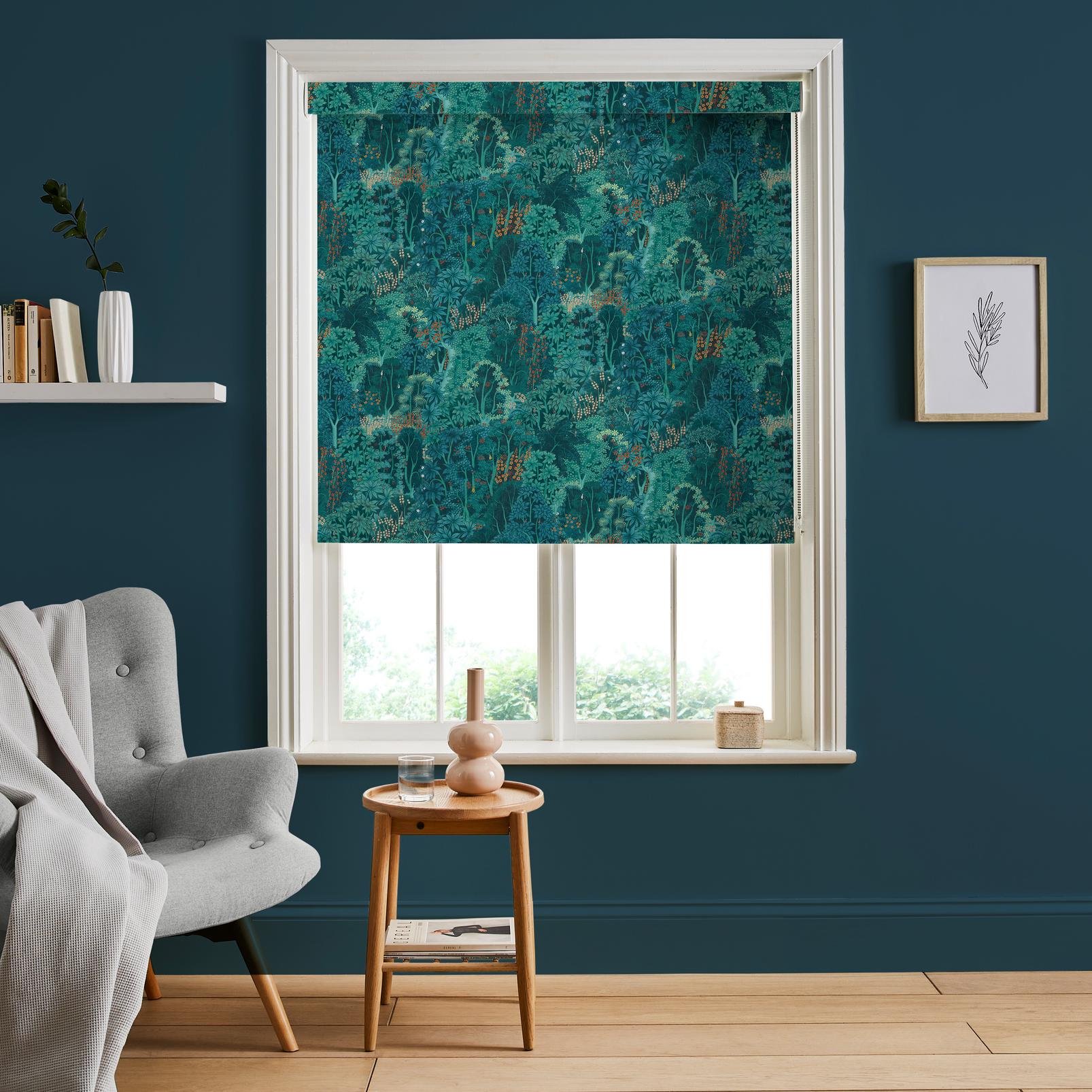 New Eden Majestic Roller Blind - 122610rol_ROOMSET_01.jpg
