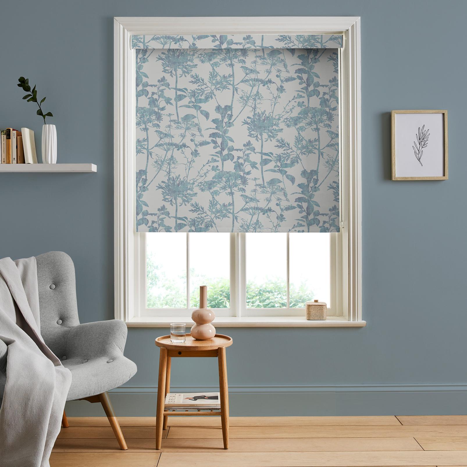 Esther Breathe Roller Blind - 122523rol_ROOMSET_01.jpg