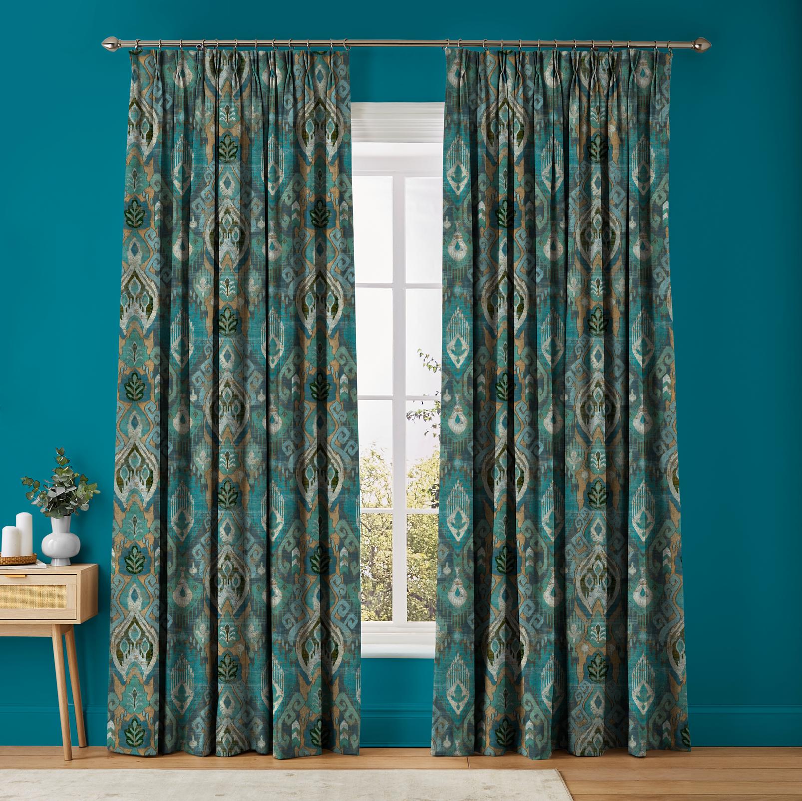 Daraee Tapestry Midnight Curtains in a Roomset