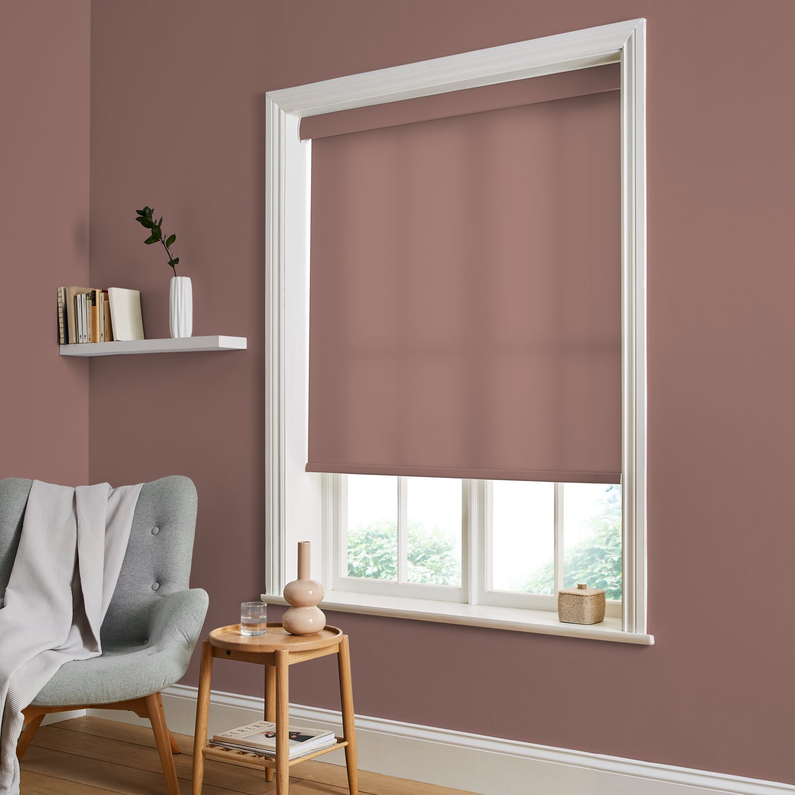 Highland Rose Roller Blind - 115348rol_ROOMSET_01.jpg
