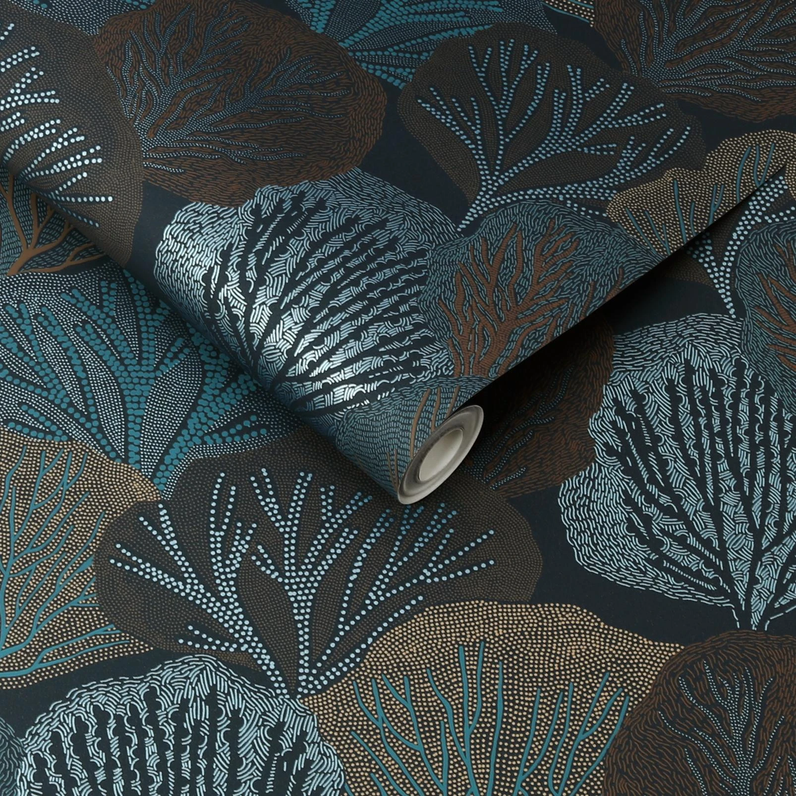 Twyla Midnight Wallpaper - 121446_ROLLSHOT_01.jpg