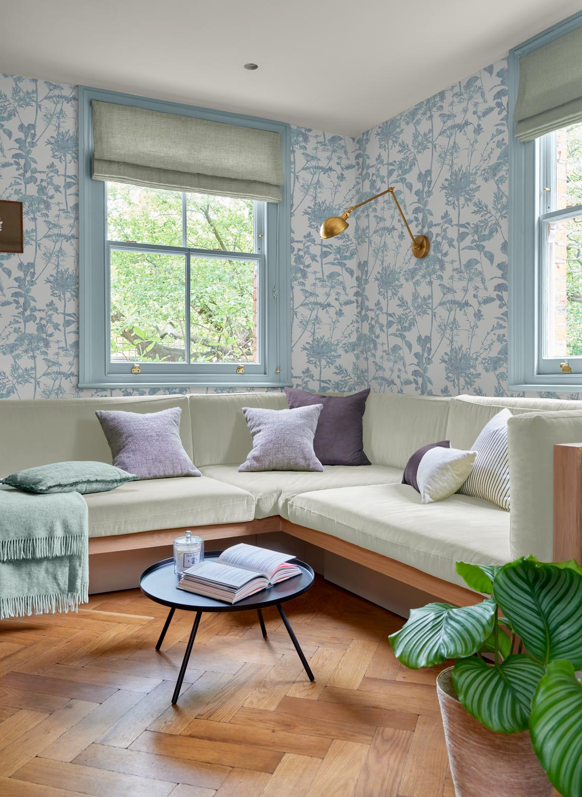 Esther Breathe Wallpaper - 121432_ROOMSET_01.jpg