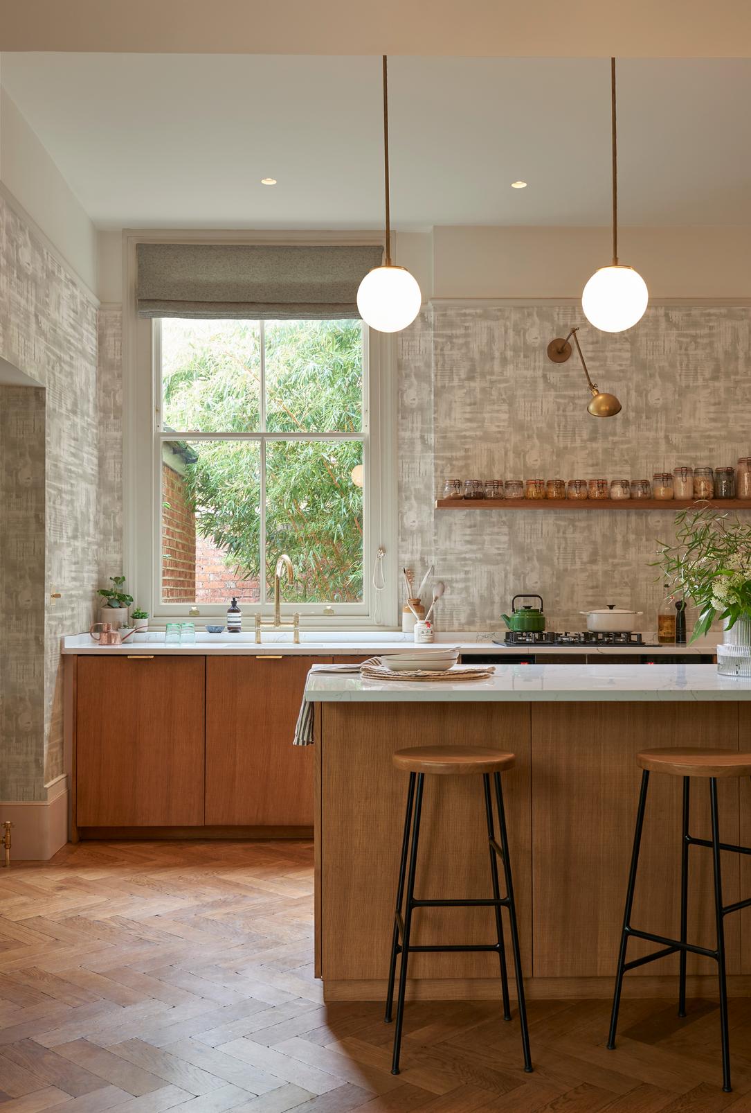 Reecho Neutral Wallpaper - 121437_ROOMSET_01.jpg