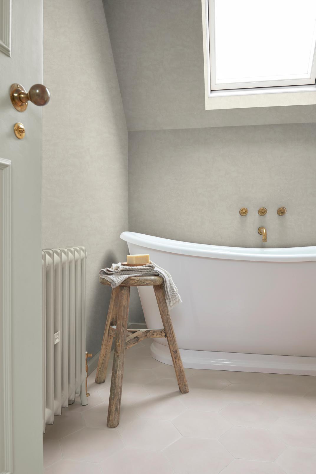 Veneziano Sand Wallpaper - 121326_ROOMSET_01.jpg