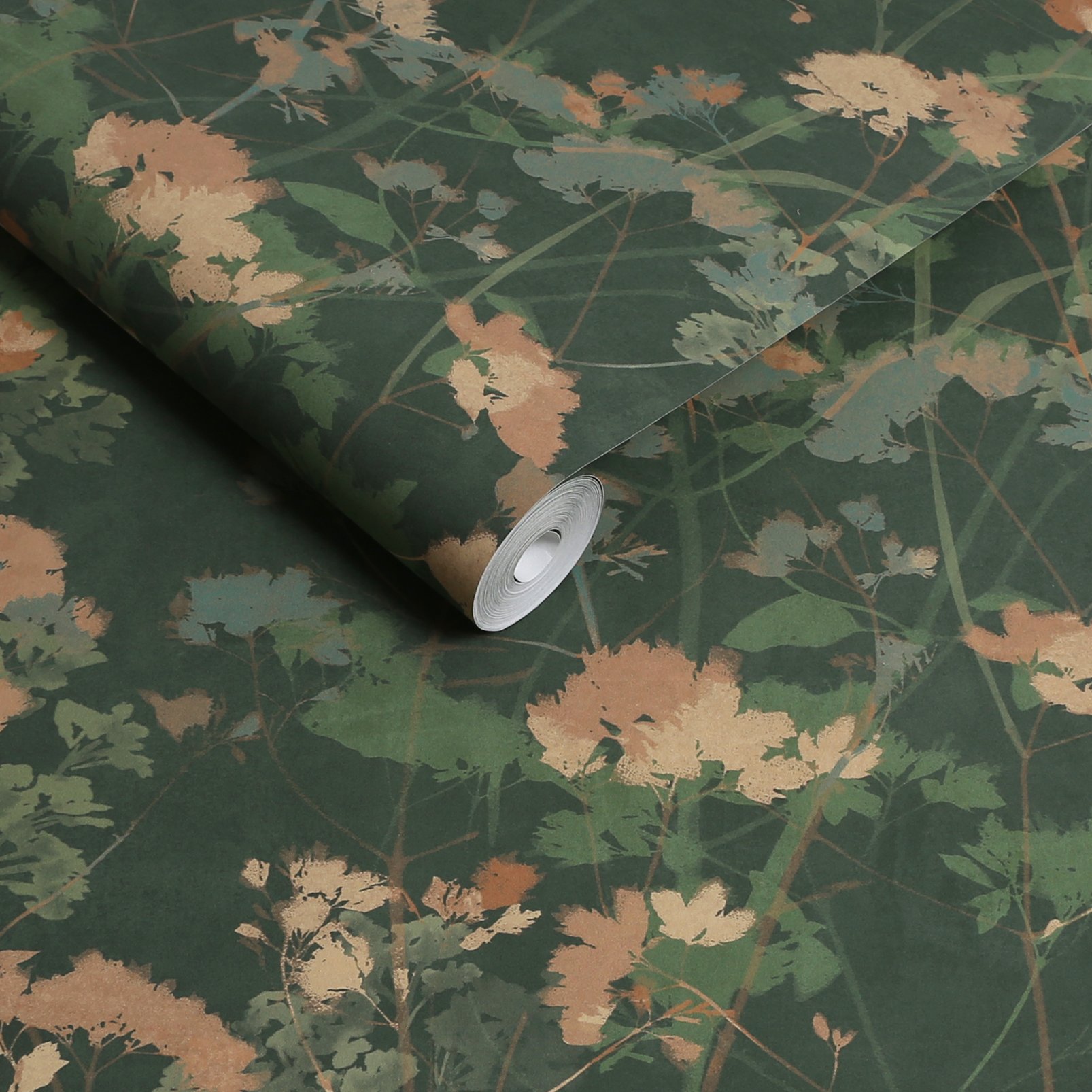 Flower Press Palm Wallpaper - 124102_ROLLSHOT_01.jpg