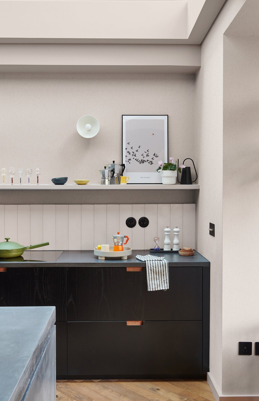 Country Home Praline Wallpaper - 124081_ROOMSET_01.jpg