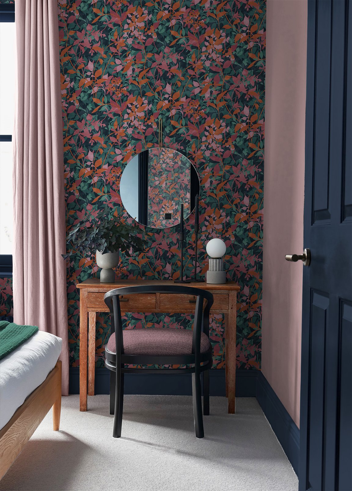 Fleur Vivid Wallpaper - 124117_ROOMSET_01.jpg