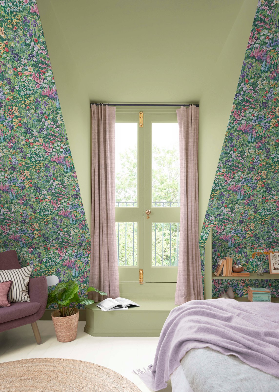 Cottage Garden Verdant Wallpaper - 124111_ROOMSET_01.jpg