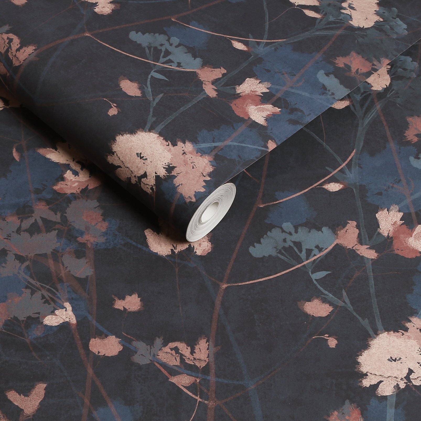 Flower Press Thistle Wallpaper - 124101_ROLLSHOT_01.jpg