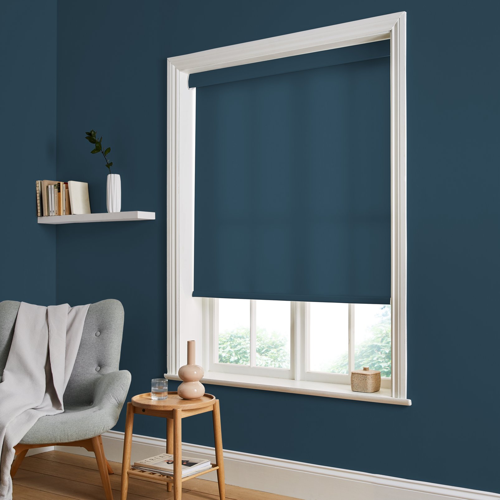 Contrast Roller Blind - 115379rol_ROOMSET_01.jpg