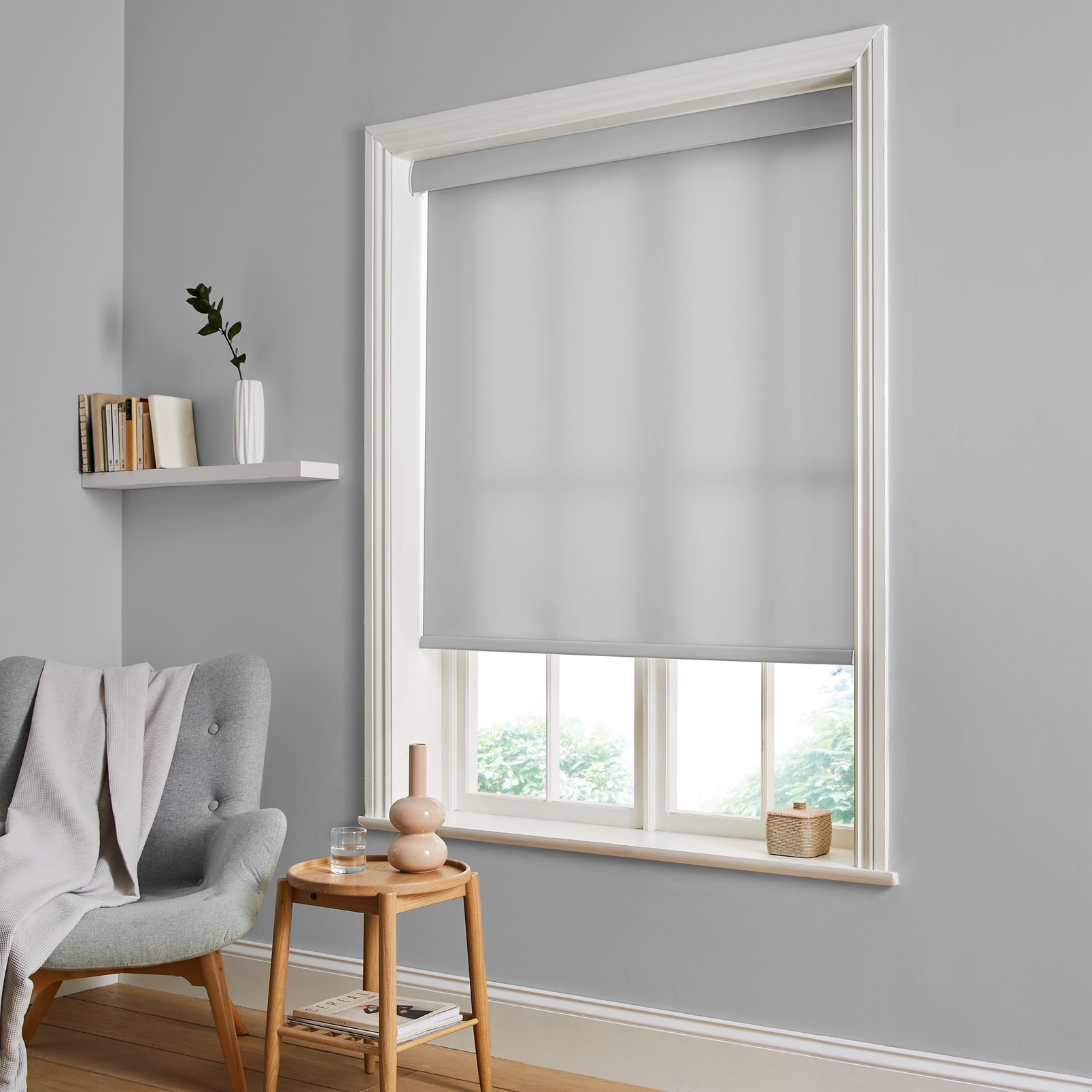 Alanna Roller Blind - 115330rol_ROOMSET_01.jpg