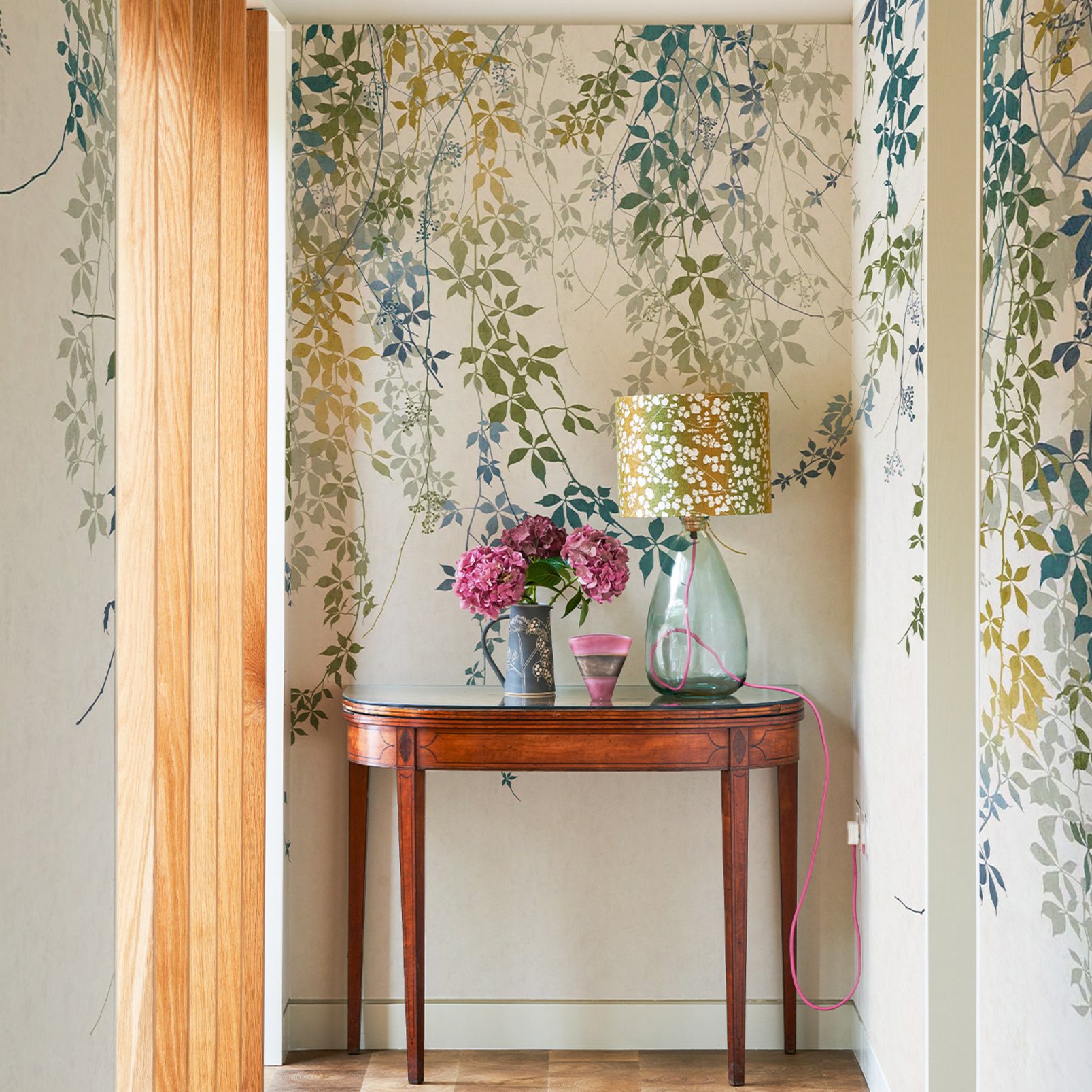 Virginia Creeper Spring Bespoke Mural by Clarissa Hulse. - 130006_ROOMSET_VIRGINIA CREEPER SPRING_01.jpg