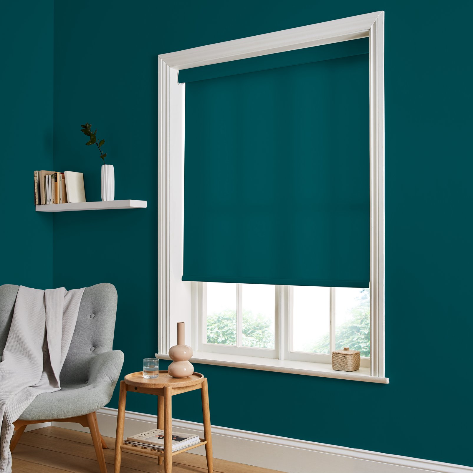 Jewel In The Crown Roller Blind - 115329rol_ROOMSET_01.jpg