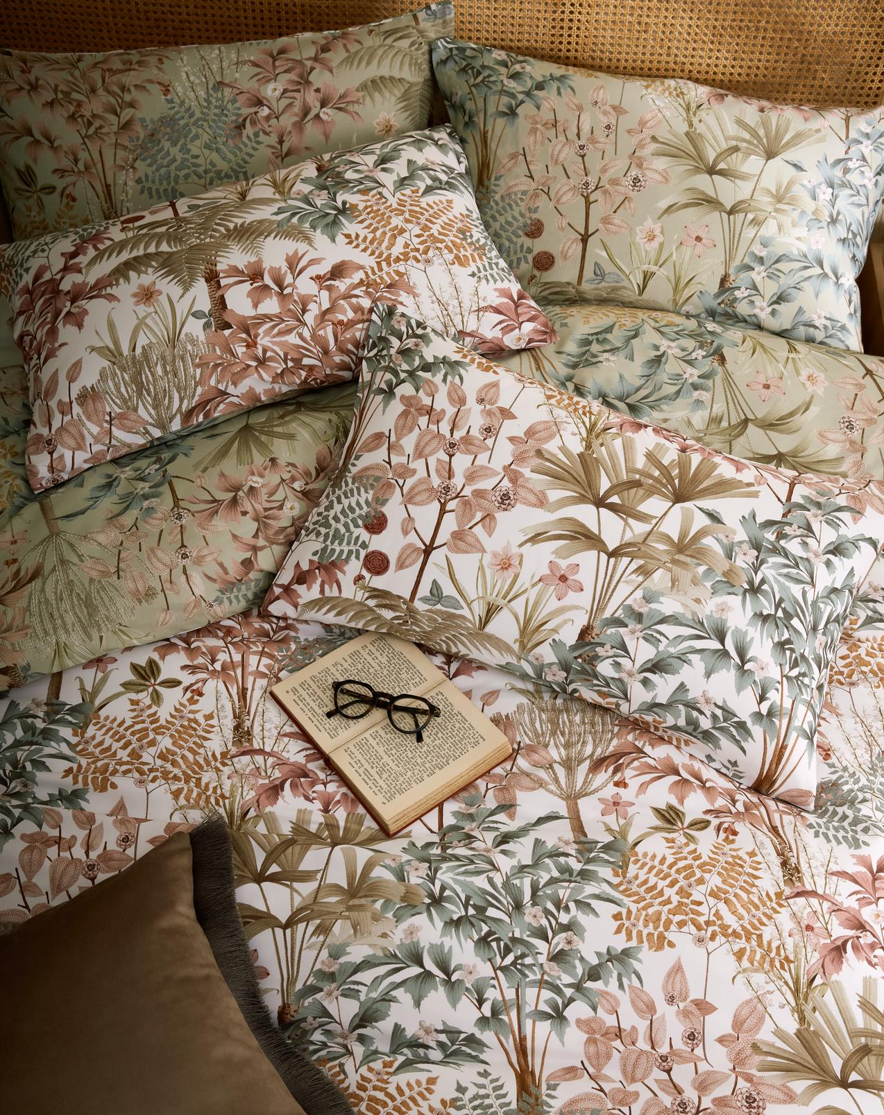Jardin Botanico Soft Sage Duvet Cover Set - 130326-master_JARDIN BOTANICO_CAMEO_02.jpg