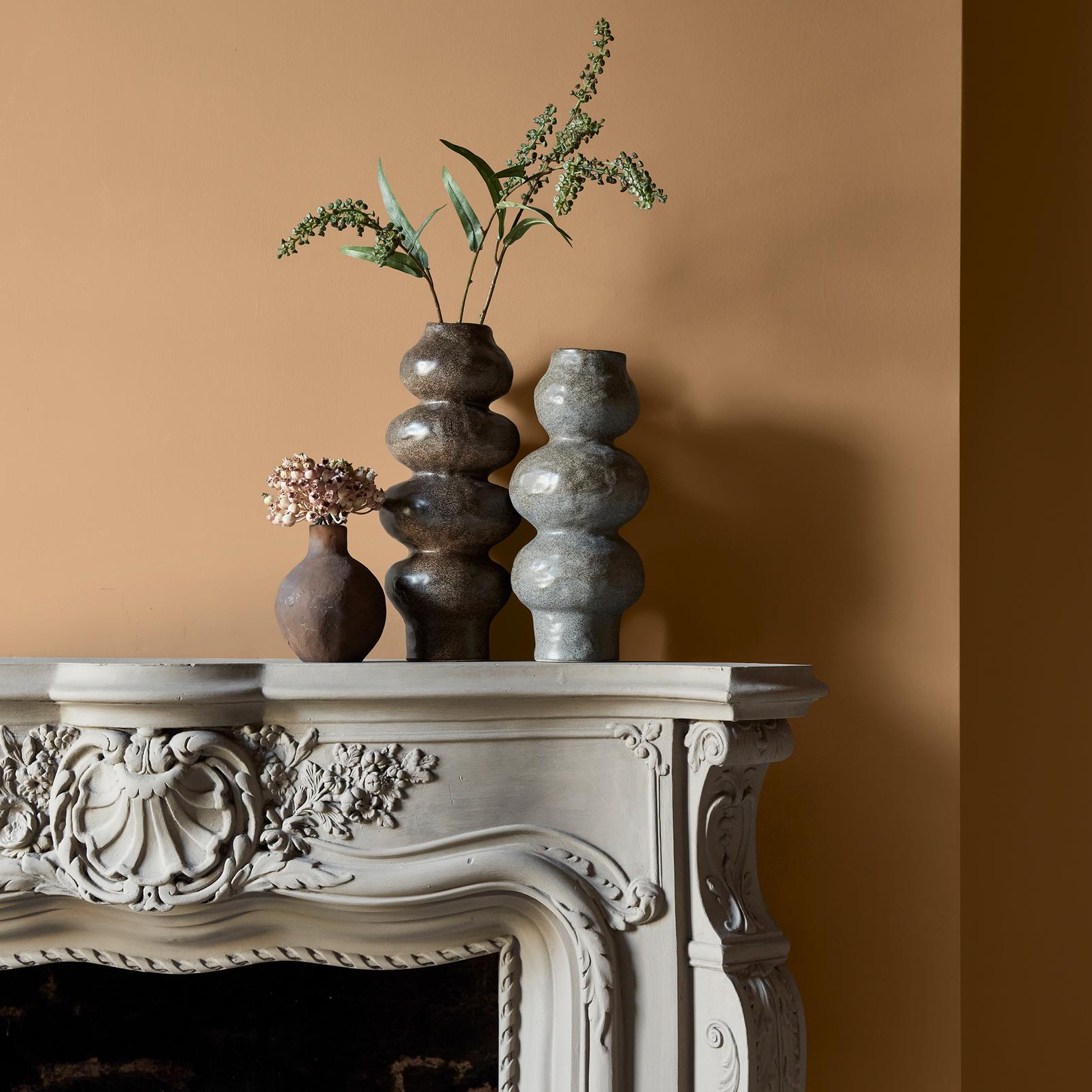 Abigail Ahern Sandstone Shadow Paint - 131473_DETAIL_SANDSTONE SHADOW_04.jpg