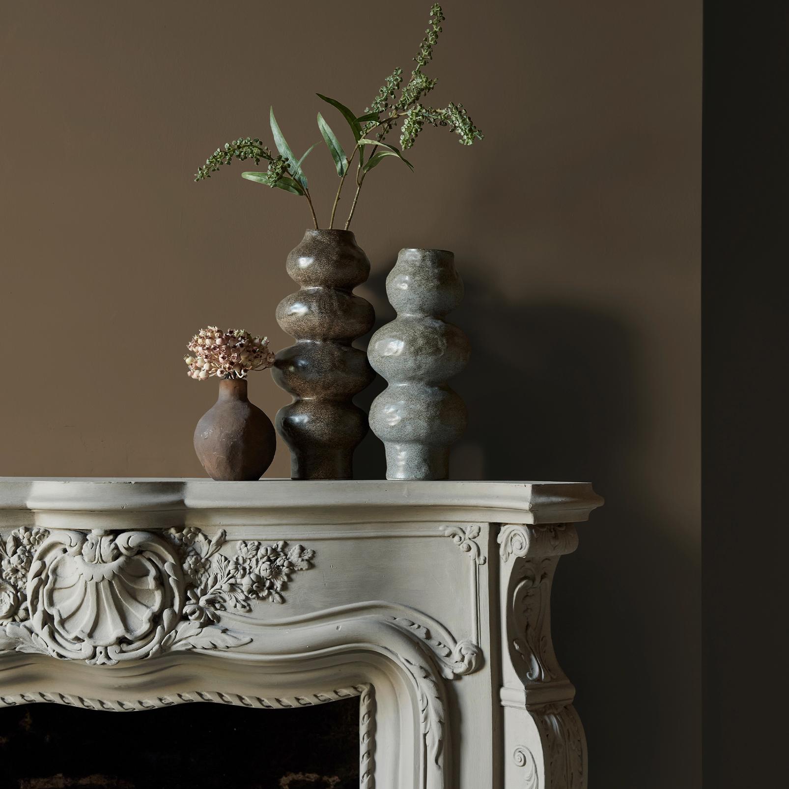 Abigail Ahern Golden Sky Paint - 131461_DETAIL_GOLDEN SKY_03.jpg