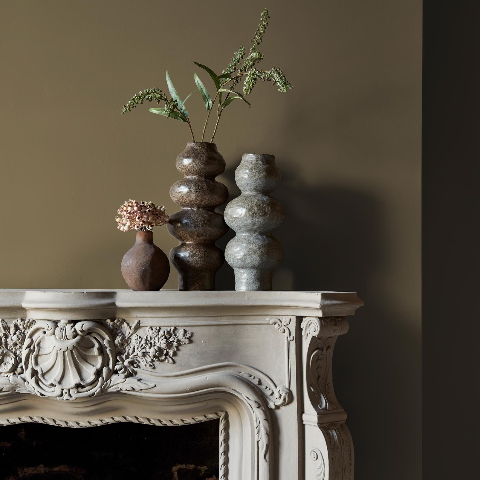 Abigail Ahern Golden Sky Paint - 131461_DETAIL_GOLDEN SKY_04.jpg