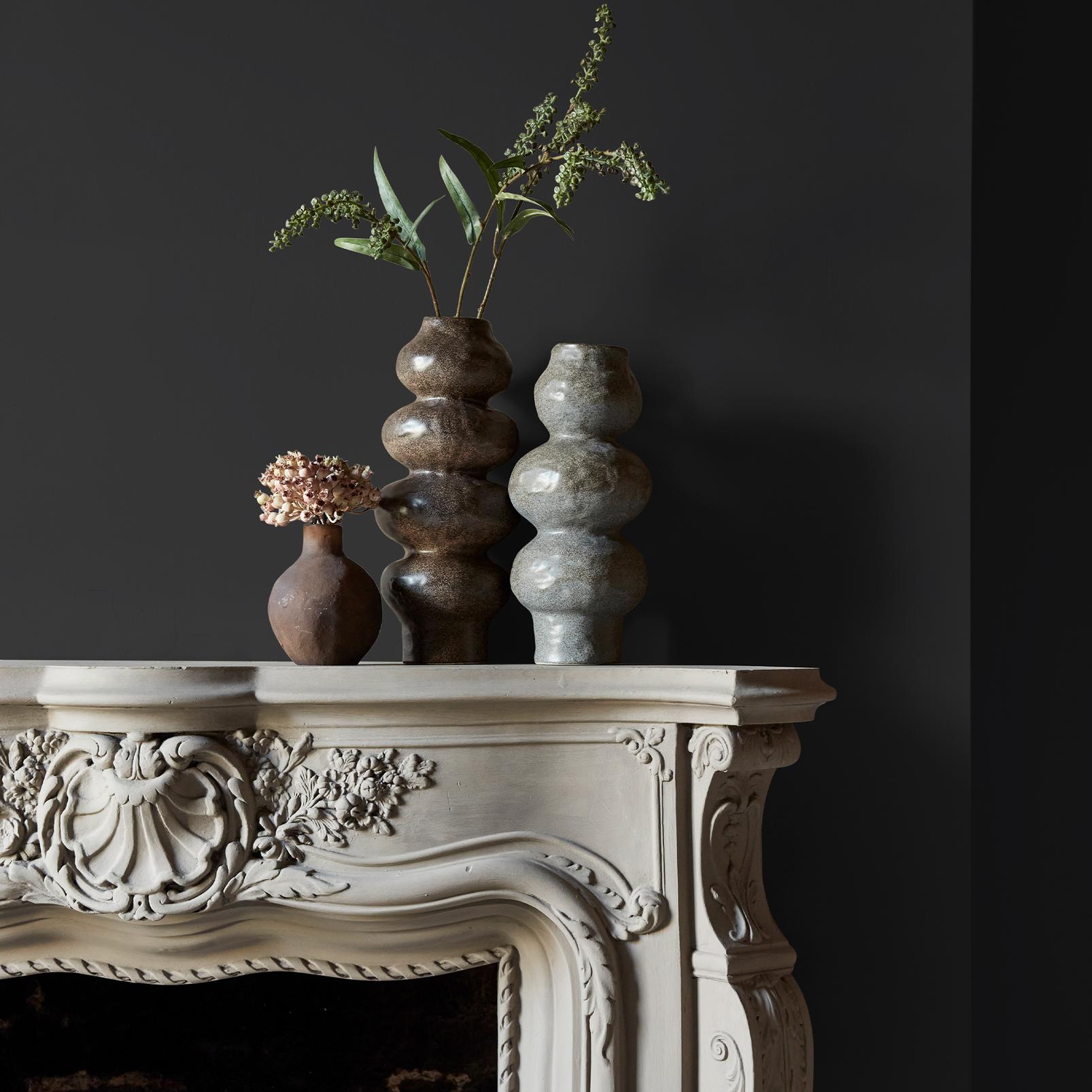 Abigail Ahern Beekman Black Paint - 131454_DETAIL_BEEKMAN BLACK_03.jpg