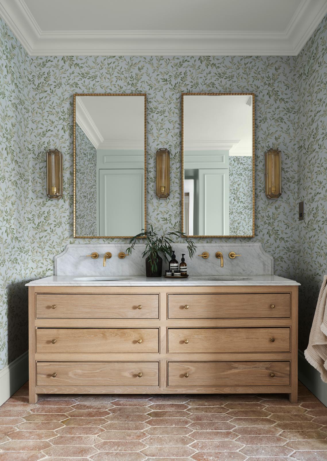 Archivist's Leaf Sky Wallpaper - 142350_ROOMSET_01.jpg