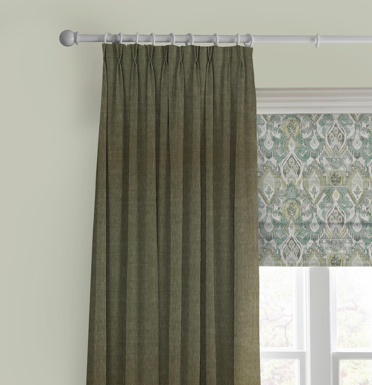 Daraee Tapestry Green Roman Blind close up image