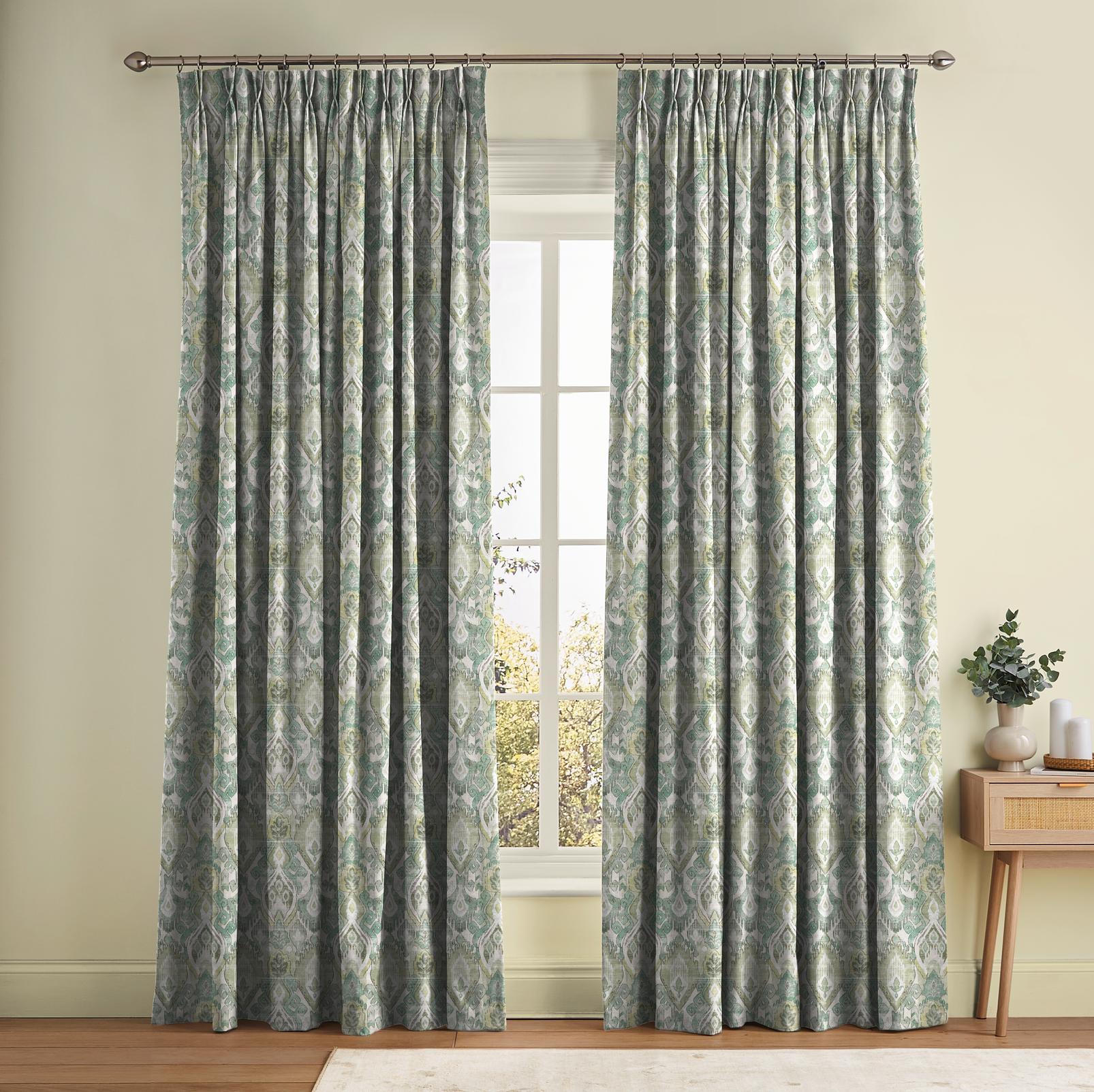 Daraee Tapestry Green Curtain - 142566cur_ROOMSET_01.jpg