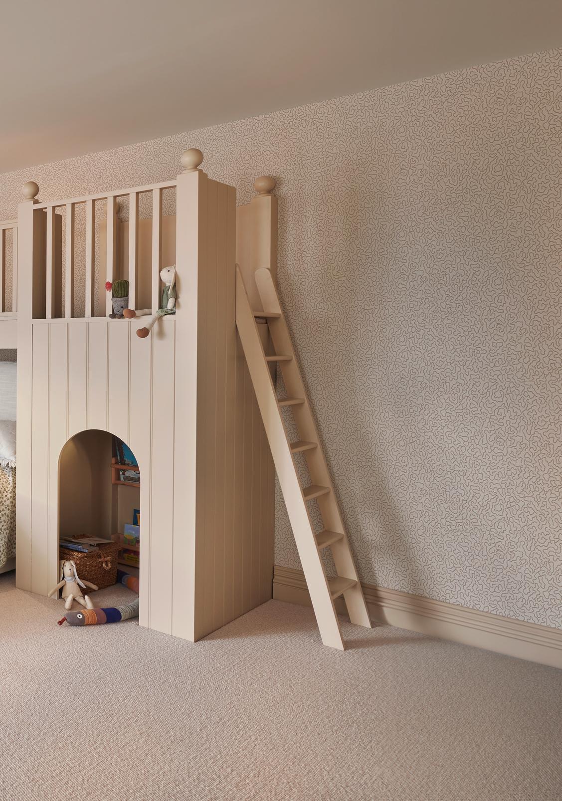 Watery Lane Whispering Rose Wallpaper - 143566_ROOMSET_01.jpg