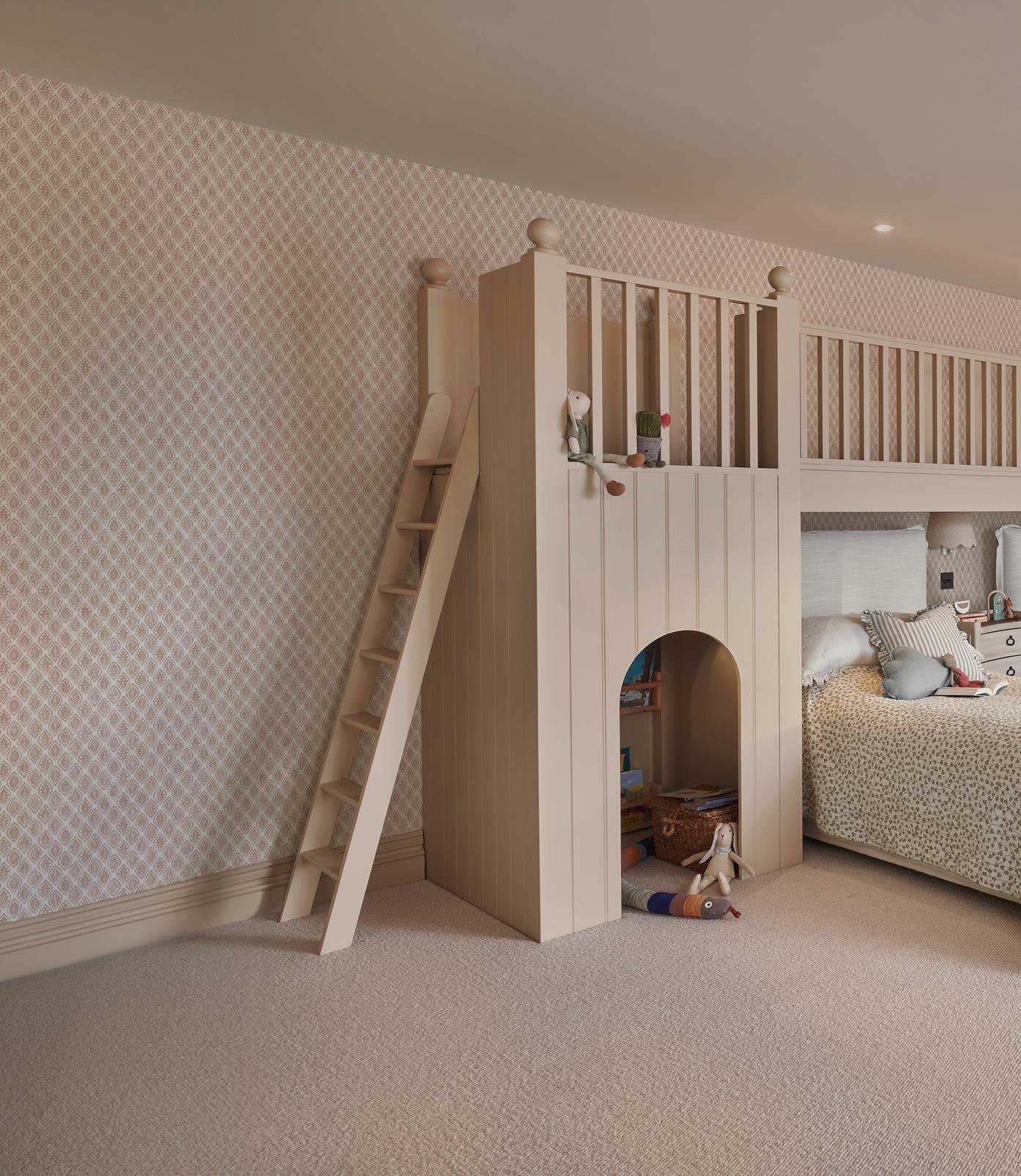 Edo Whispering Rose Wallpaper - 143528_ROOMSET_01.jpg