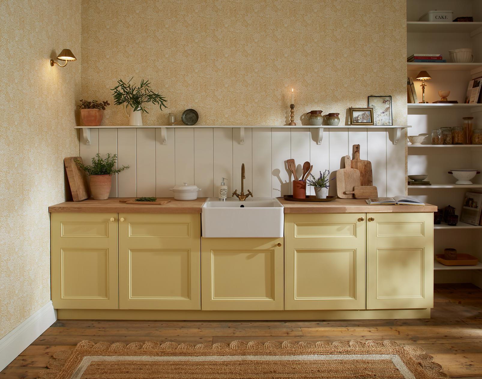 Daisyfield Creme Brulee Wallpaper - 143539_CAMEO_01.jpg