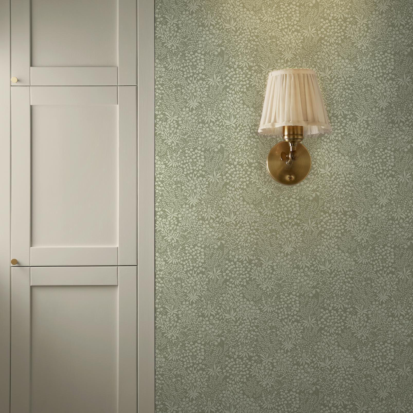 Daisyfield Willow Wallpaper - 143540_ROOMSET_01.jpg