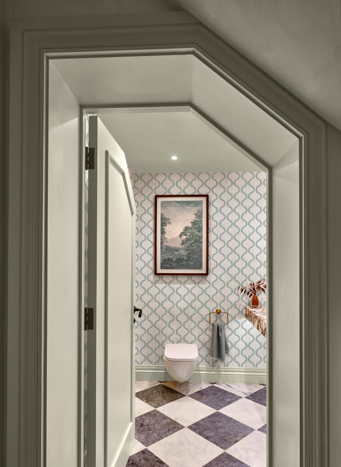 Laurel Leaf Trellis Mist Wallpaper - 143532_ROOMSET_01.jpg