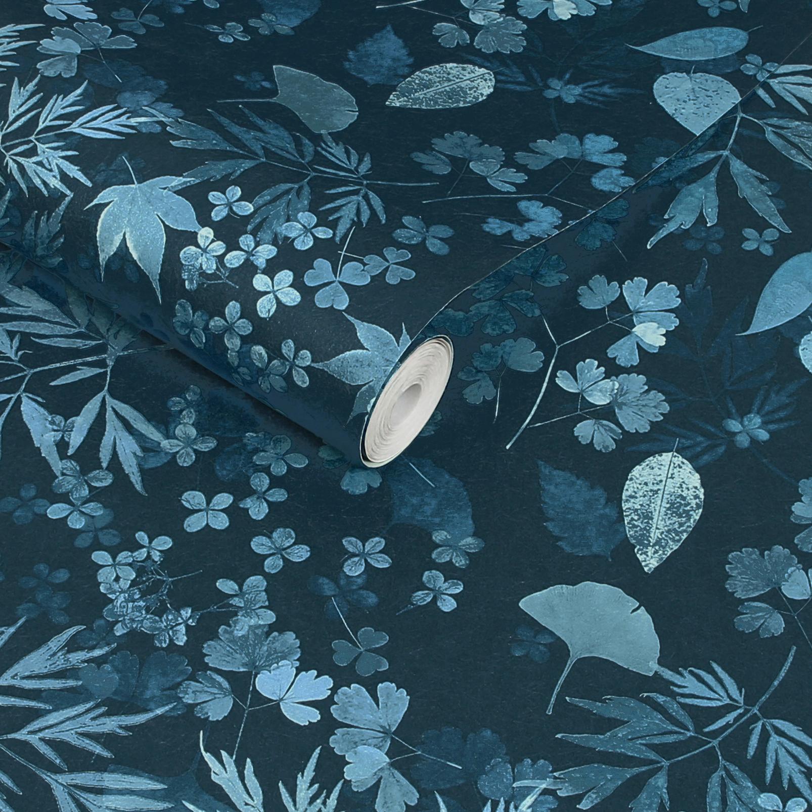 Clarissa Hulse Windfall Sapphire Wallpaper - 147014_ROLLSHOT_WINDFALL_SAPPHIRE_01.jpg