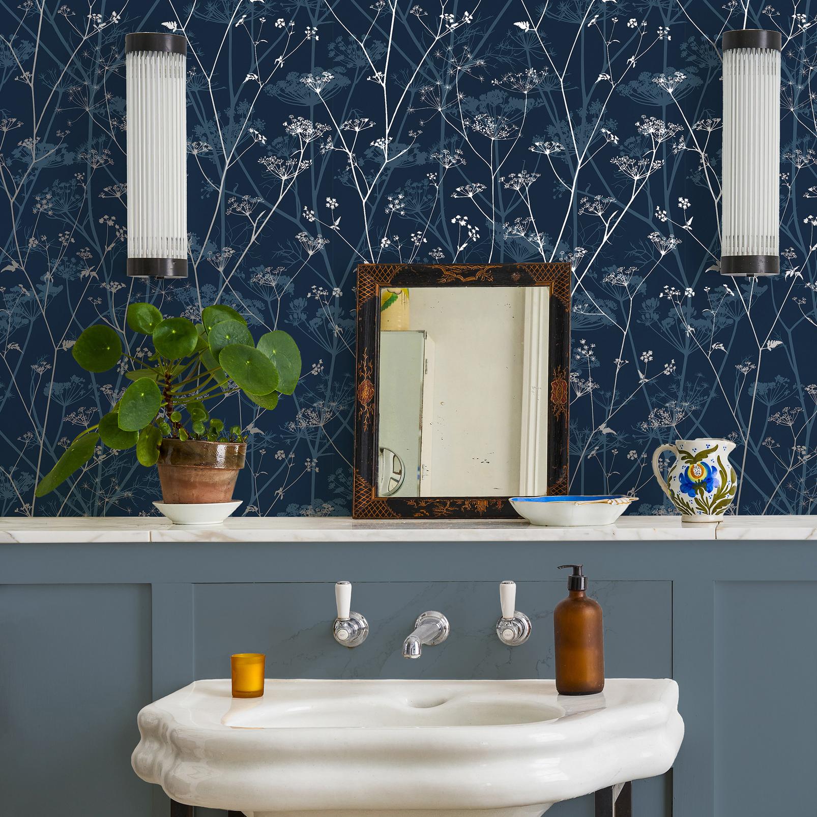Clarissa Hulse Wild Chervil Navy & Silver Wallpaper - 147003_ROOMSET_WILD CHERVIL NAVY & SILVER_01.jpg
