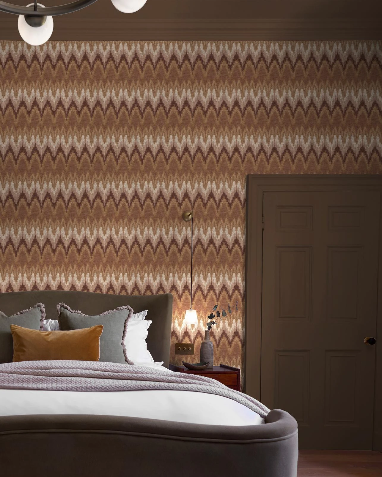 Zigzagare Terracotta Wallpaper - 146417_ROOMSET_ZigzagareTerracotta_CowboyHat.jpg