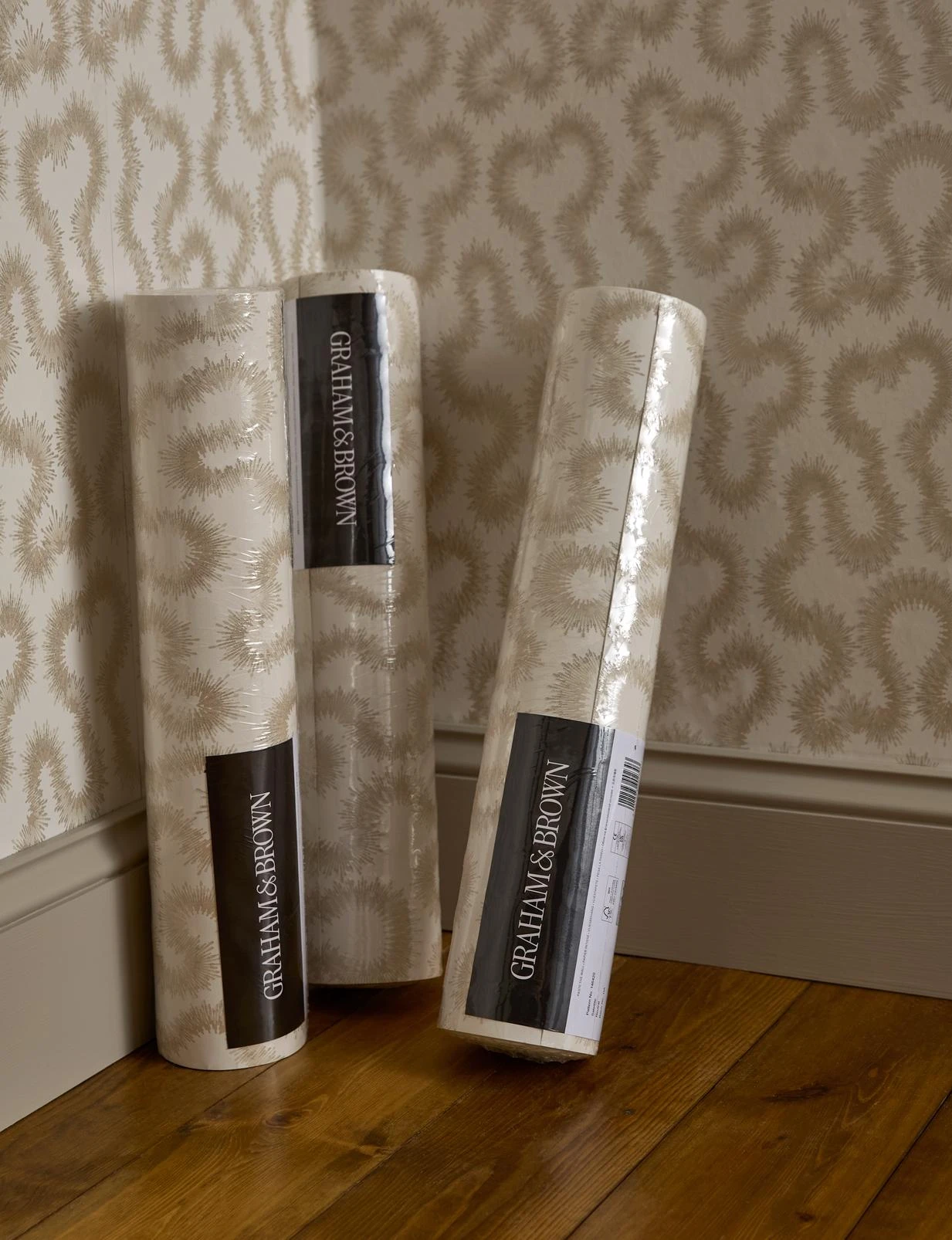 Satellite Neutral Wallpaper - 146420_CAMEO_SatelliteNeutral_Taupe_5.jpg