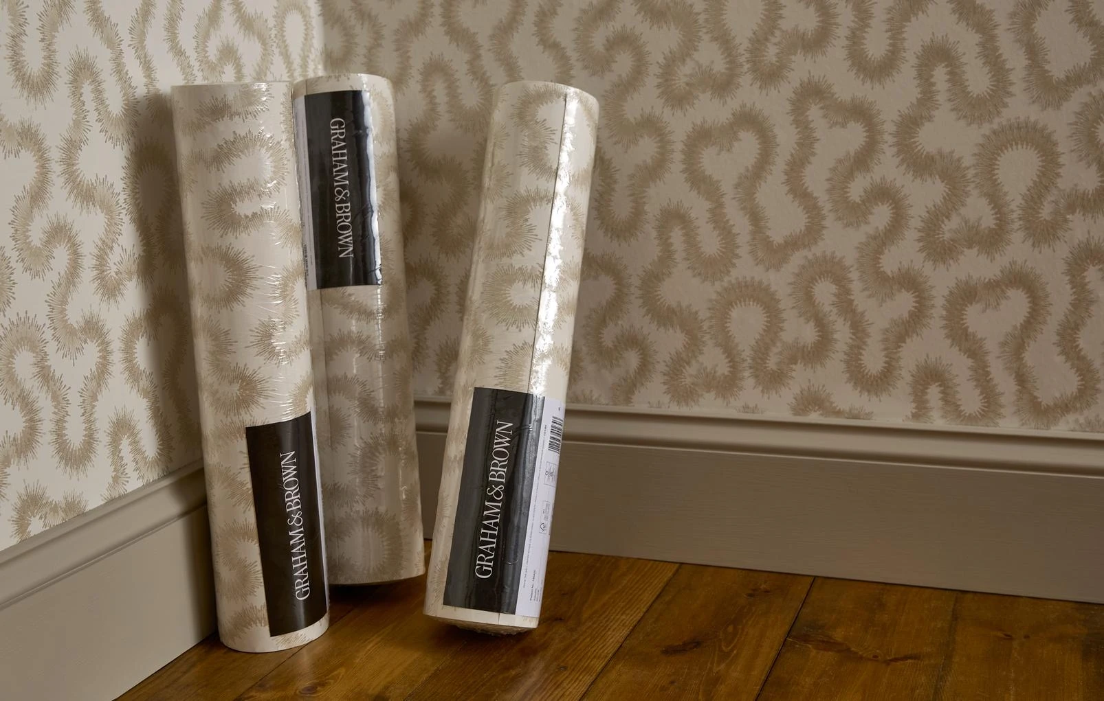 Satellite Neutral Wallpaper - 146420_CAMEO_SatelliteNeutral_Taupe_4.jpg