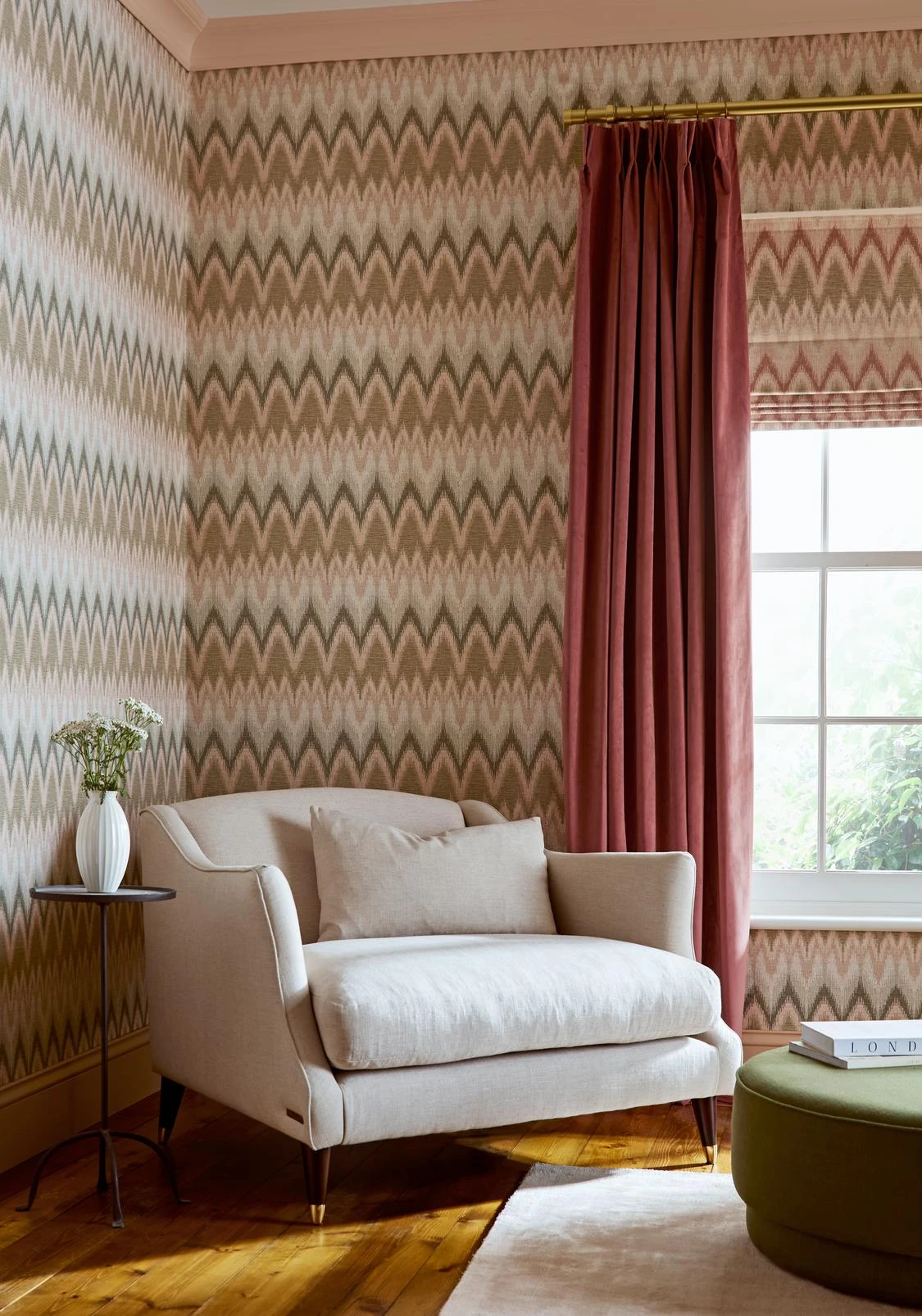 Zigzagare Green Wallpaper - 146415_ROOMSET_ZigzagareGreen_RoseEarth_147896cur_OpulenceVintageMulberry_147041rom_ZigzagareGreen_G&BChair&Footstool_MAIN_V1.jpg