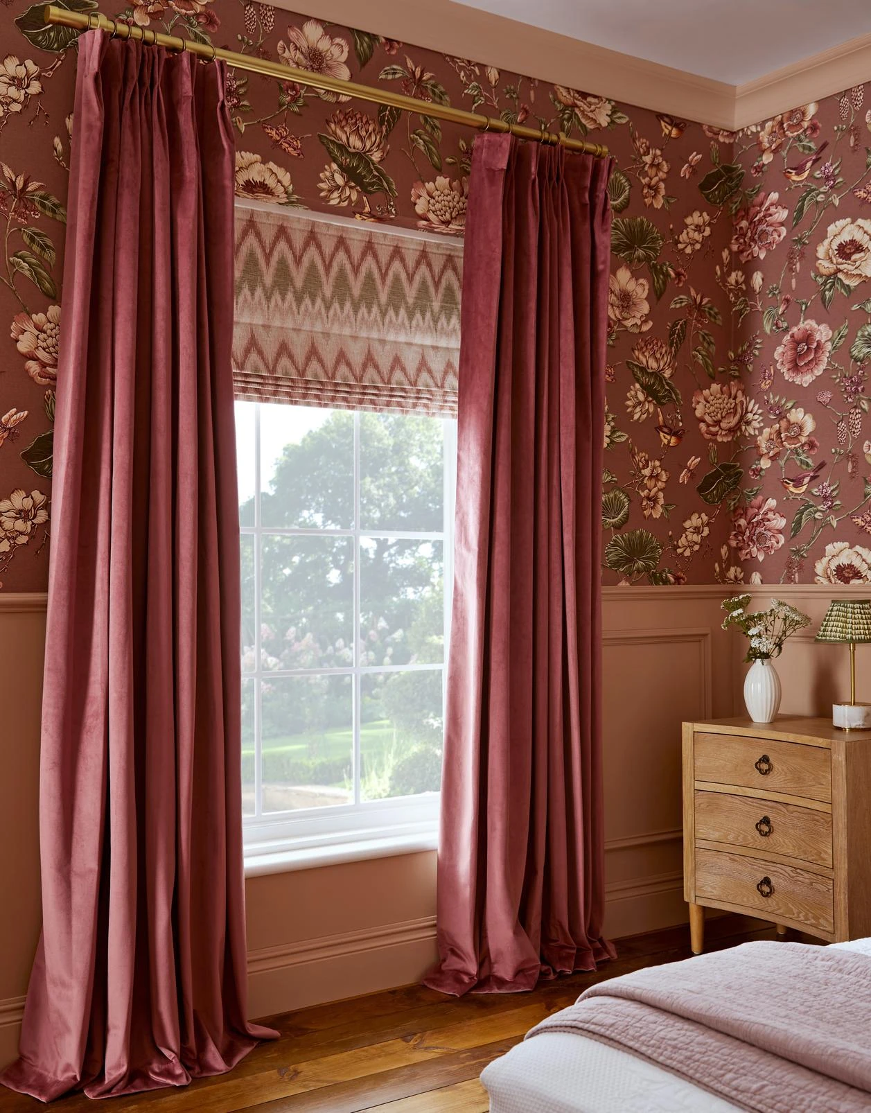 Roselle Grove Dusky Pink Wallpaper (Set of 2) - 146399_ CAMEO_RoselleGroveDuskyPink_RoseEarth_147896cur_OpulenceVintageMulberry_147041rom_ZigzagareGreen_4.jpg