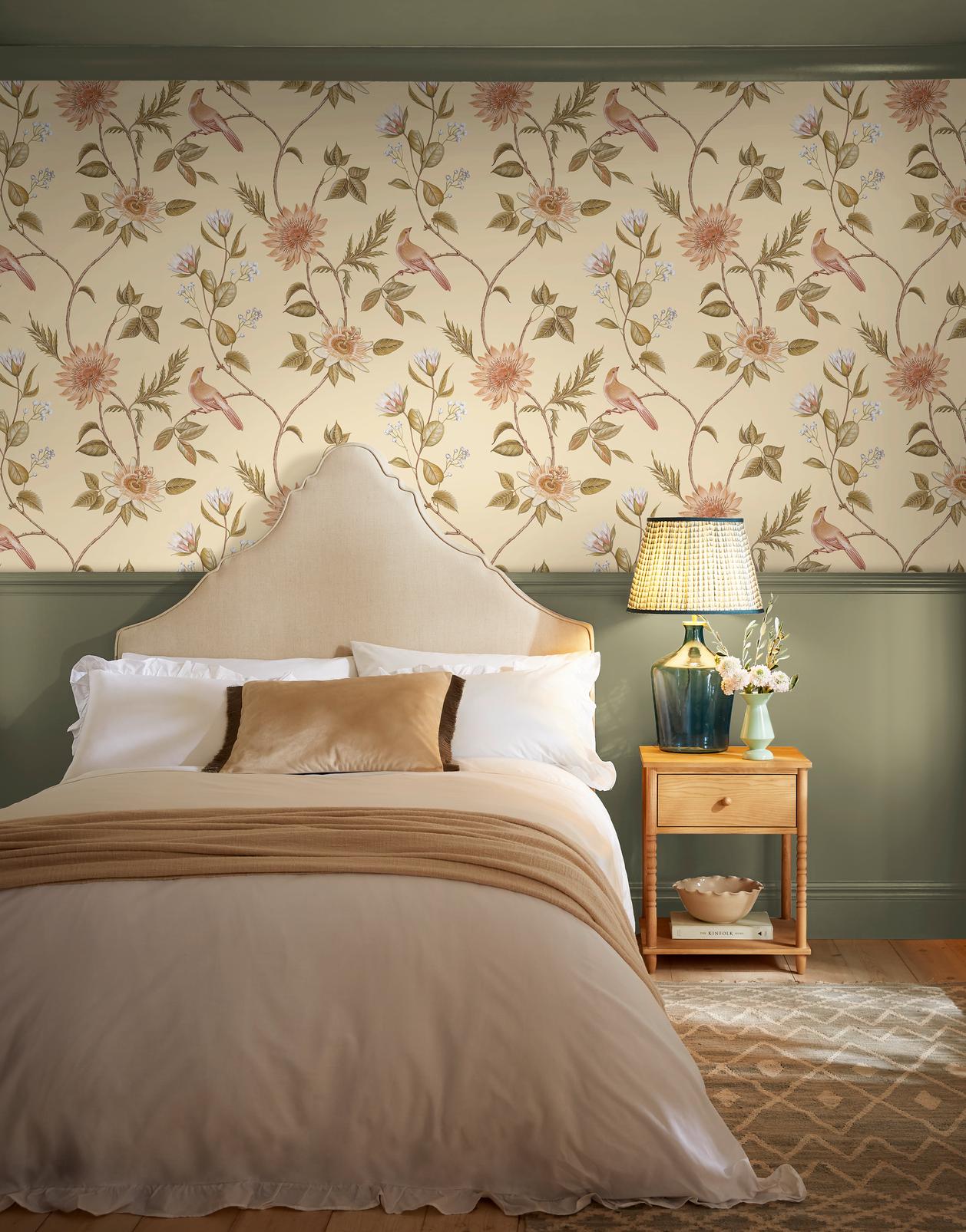 Nuit Butter Wallpaper - 147870_ROOMSET_NUIT_BUTTER.jpg