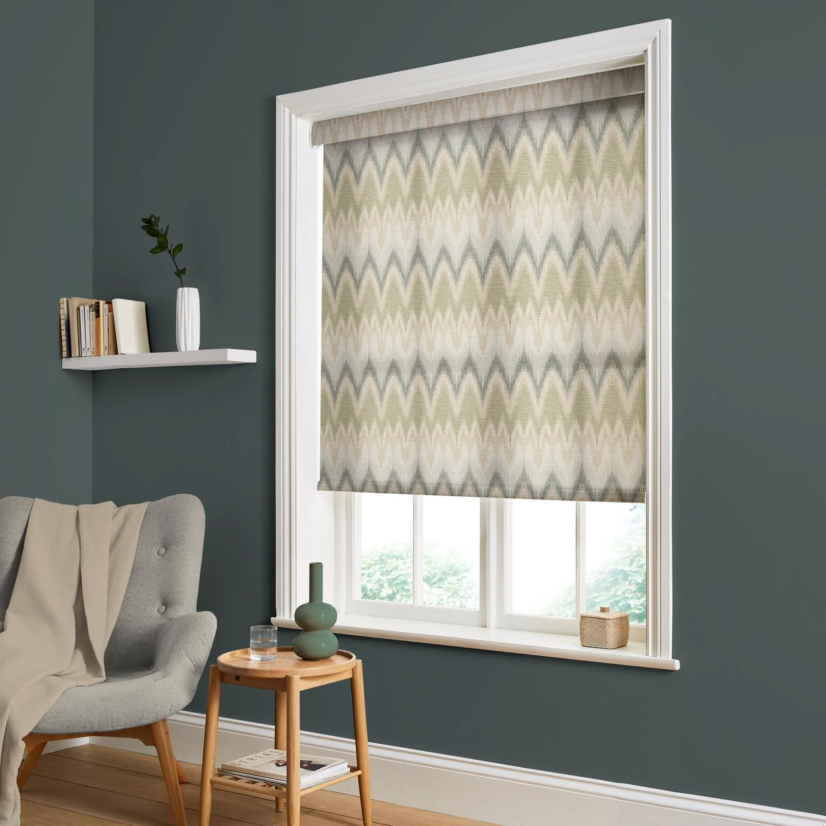 Zigzagare Blue Roller Blind - 147045rol_ROOMSET.jpg