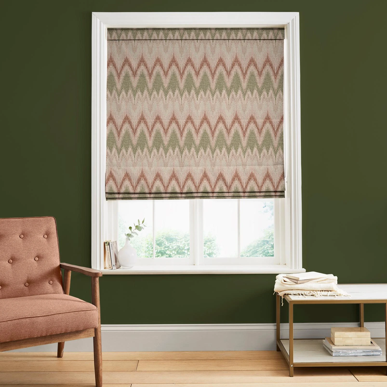 Zigzagare Pink Roman Blind - 147041rom_ROOMSET_ZIGZAGAREGREEN_FOREST_LILY.jpg