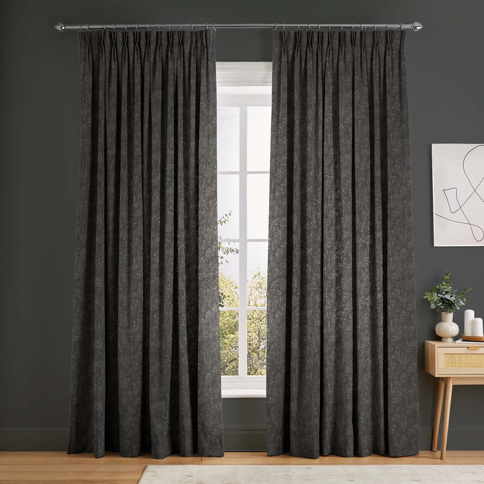 Dream Pepper Curtains in a Roomset