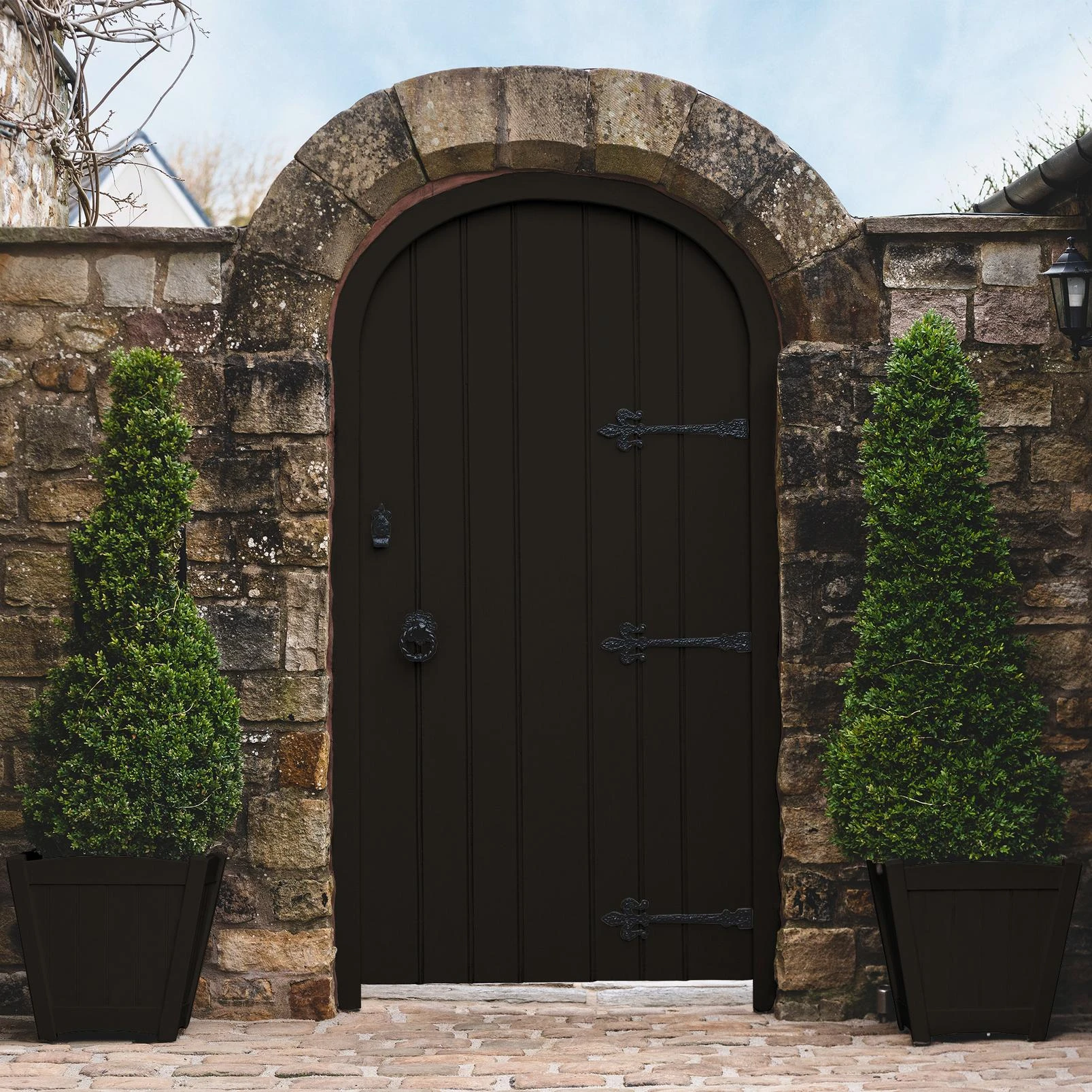 Warm Charcoal Paint - 147379_GATE_AND_POTS.jpg